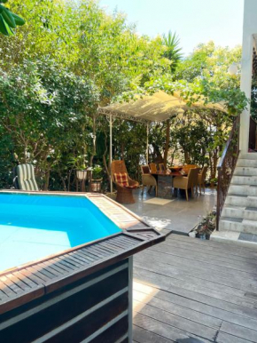 Garden pool Beach rest secure